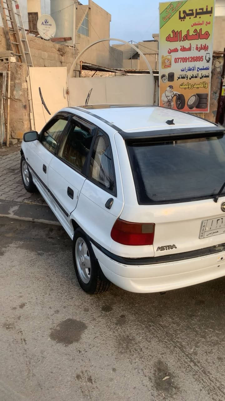 سلام عليكم أوبل استره لبيع موديل 93 سنويه جديد مشروع وطني شرط تحويل دفتر بانزين موجود مكينه 16 كير عادي صبغ عام جمالية السعر 35 وبي مجال لاستفسار اكثر رقم موبايل ***********
