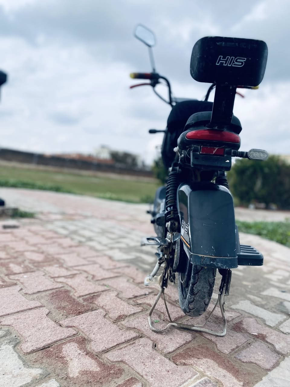 سلام عليكم دراجه شحن للبيع نظيفه كلش ما ناقصه أي شي أربعه بطاريات أنطيك بيهن شرط جدد مواصفات فول ثلاث انظمه تشغيل تشغيل سويح تشغيل بصمه تشغيل كارت دراجه نضيفه مرتبه مداريها المكان تكريت حي الديوم لاستفسار عله الرقم ***********او مراسله ال الصفحه السعر 300 وبيها مجال لشراي
