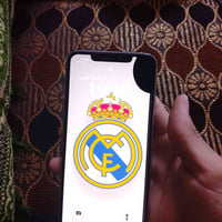 ايفون 11بروح ماكس البيع بطاريه 71نضافه فول بي بس ضربه بل شاشه مثل مامو...