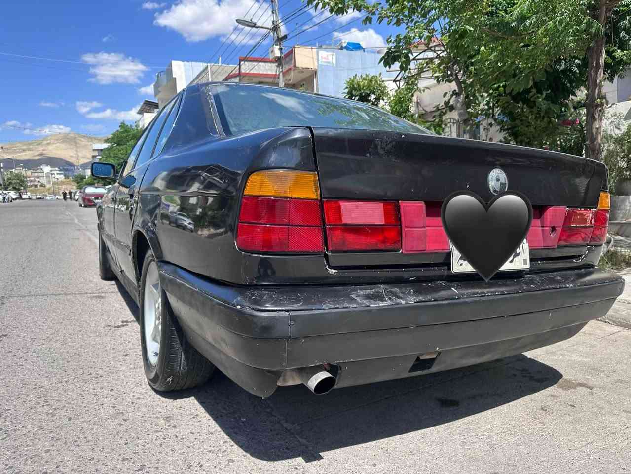 bmw520
گێڕ عادی مۆدێل ٩٣ 
٦کەلە ٤جام کارەبا ناوی زۆر جوانە 
سعری ٣٦ معاملە تحویل غەرامە بڕاوە بەشەرت 
لە سلێمانیم *********** السليمانية, العراق
