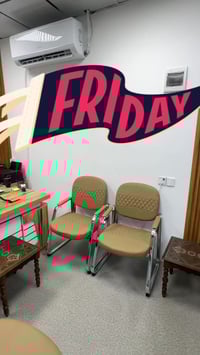 للبيع اثاث مكتب نضيف جداً  الملحقات  - ميز L  - كراسي عدد ٤  - كرسي مت...