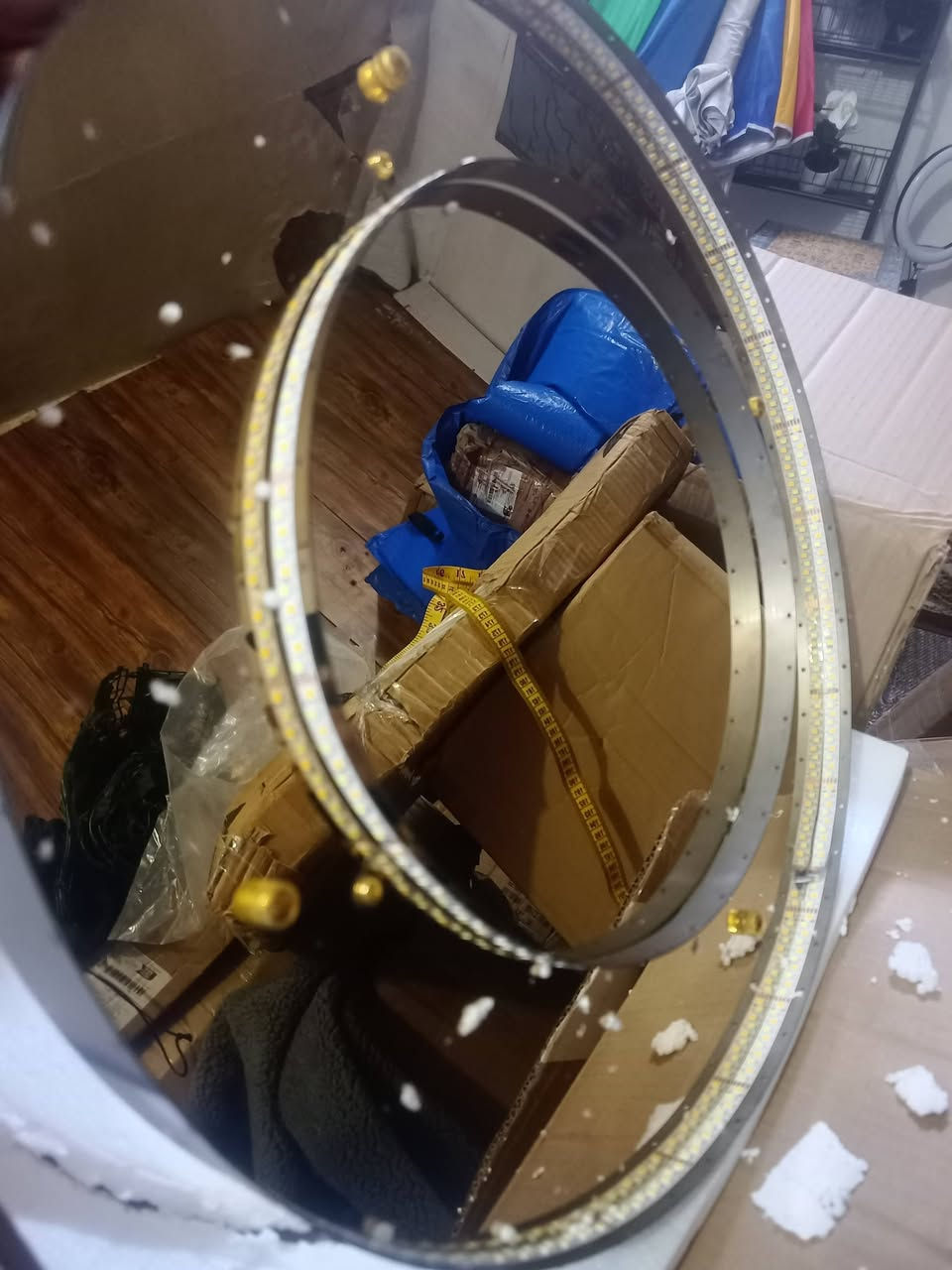 ثريه بهذا الجمال مرايه  واضائه  ذهبي   مع كرستال 3جياس
قياس 45 cm
خلي سعر وبلعافيه


**إذا كنت صاحب هذا الإعلان وتريد حذفه لأي سبب، رجاءا أرسل رسالة إلى الدعم الفني**