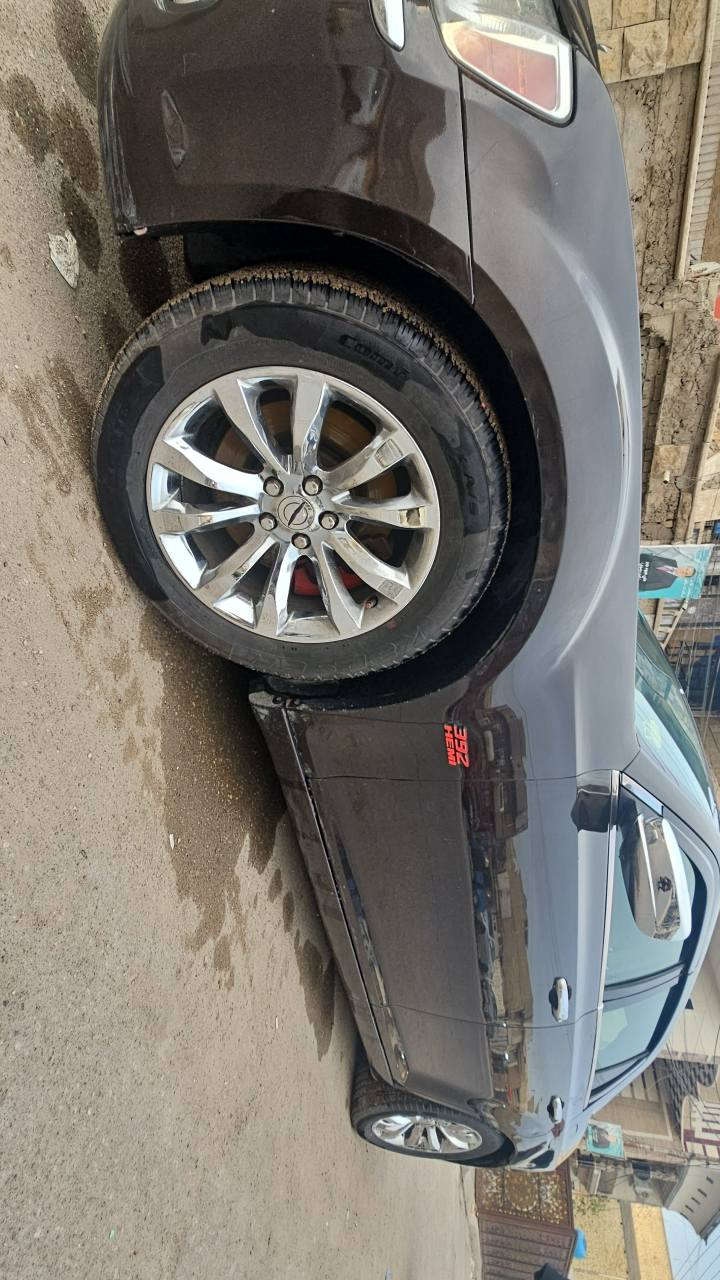 اوباما 300C موديل 2013 محرك 5700 RT  تو ويل وارد كندي فقط جاملغ الاناني الايسر مصبوغ بدون حادث محرك وكير وصدر  باتري تايرات جديد تبريد قطعتين اماني خلفي ثلاجة بردة خلفية كهرباء ومري قلاب كشنات تدفئه رقم بغداد بأسمي السعر ١٦٥ وبيها مجال بسيط 
*********** بغداد, العراق
