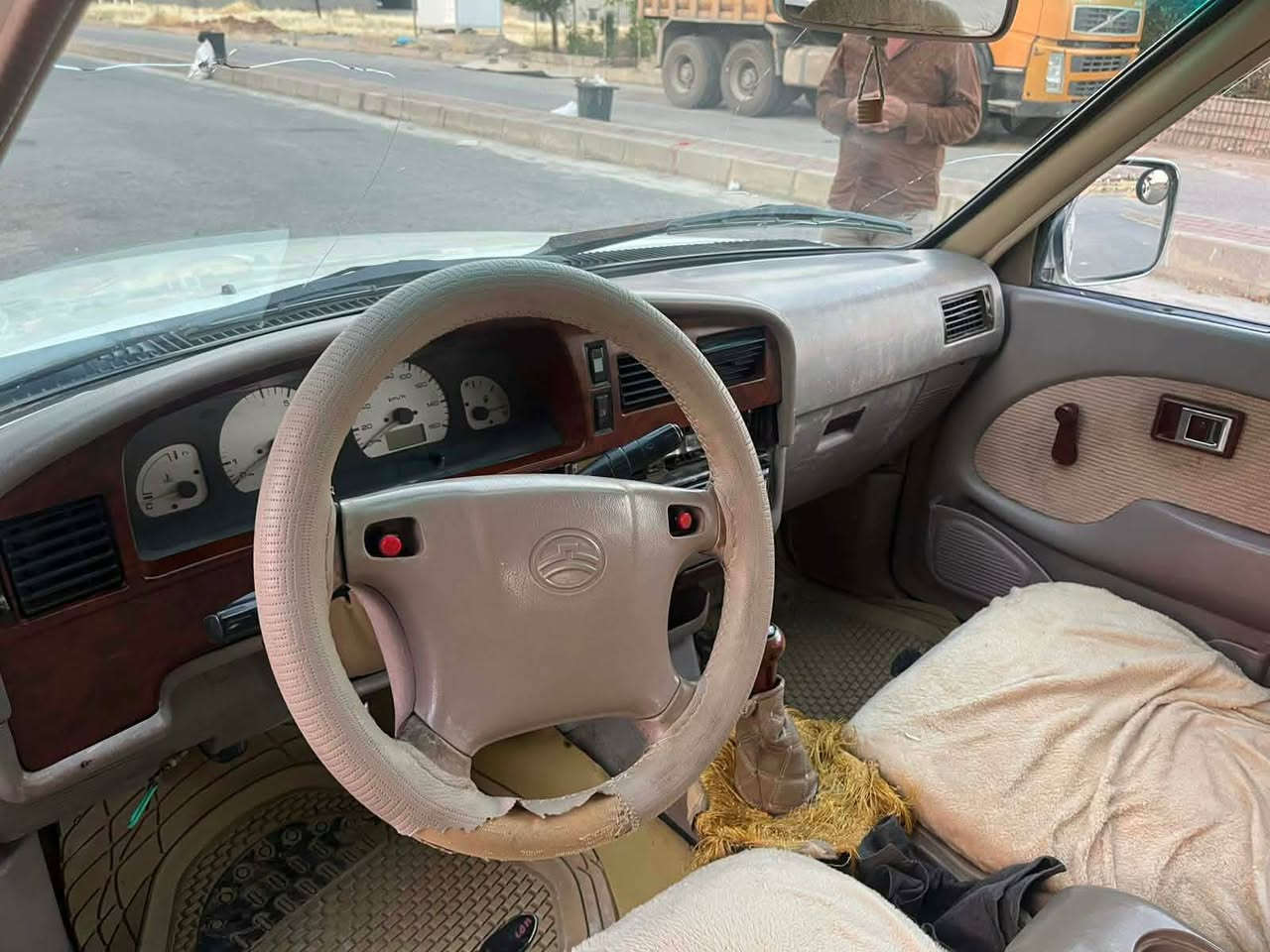 دێر مۆدیل ٢٠٠٦ ئاڕم پلاستیک هەولێر مەکینە بەخ بە شەرتی گێر و مەکینە سەقف و شانی بە شەرت جەمەلاخی لای سەیاقی بۆیاخە  سەیارەکە زۆر توند و تۆڵە هەموو گیانه بە شەرت سحری ٥٥ گەڵا 
***********
*********** السليمانية, العراق
