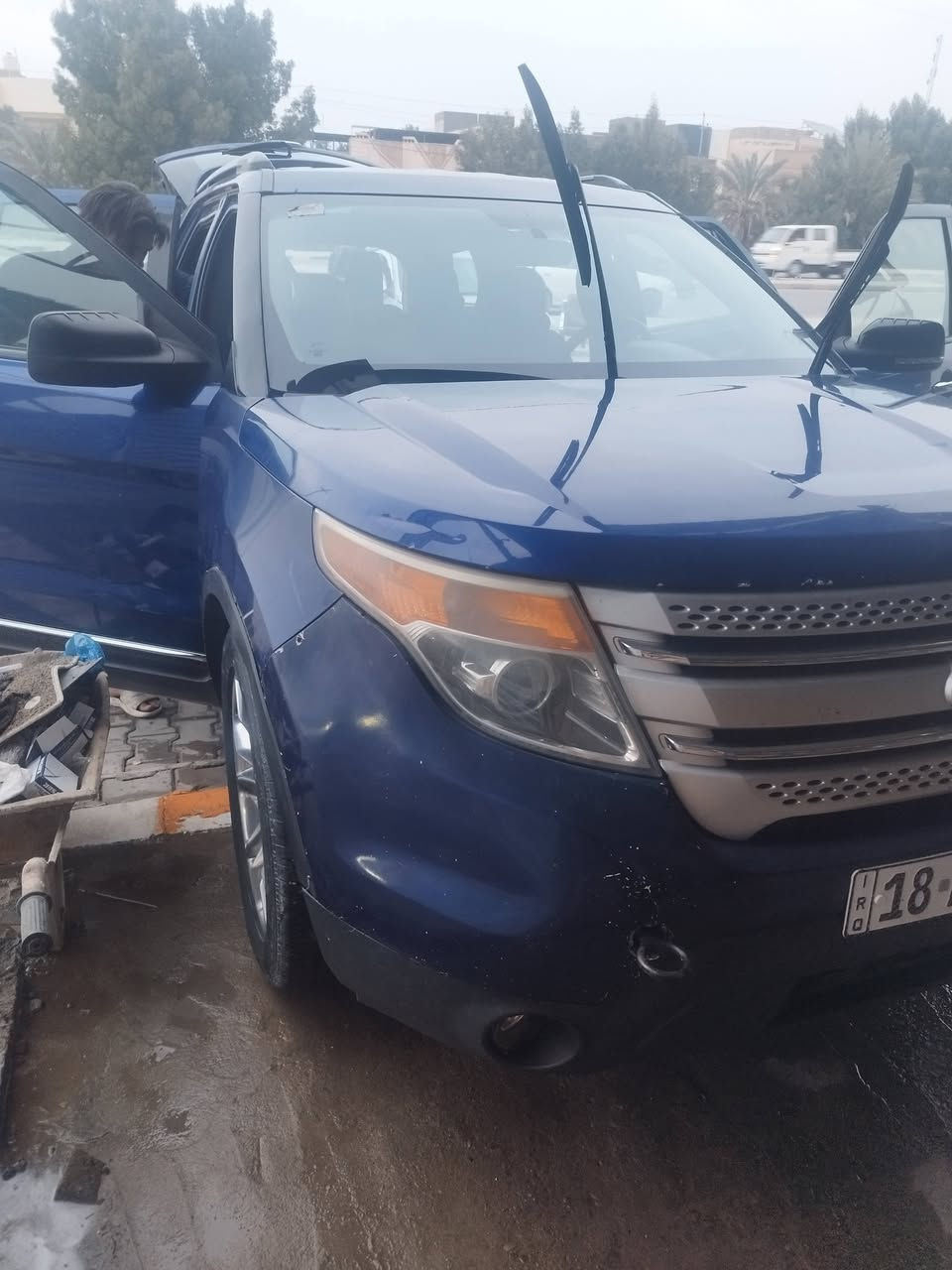 للبيع سيارة فورد اكسبلور موديل 2013 وارد امريكي اللون ازرق نيلي السعر 125 ورقه مع المجال القليل الرقم انكليزي بابل باسمي سنوية مجدد حديثا نافذه لغاية 2031 الاضرار الجاملغ خلف السائق 
المواصفات
1• مكينه جديدة
2• كير جديد
3• شاشة لمس
4• تبريد ثلاث قطع ثلج
5•تدفئة شغاله
6• كشنات اماميه كهربائيه
7• حساسات وكاميرة خلفيه
8• المري الجانبيات رادار و وبلاجكتور ترحيب و هيتر
9• تحكم استيرن الجهتين
10• ويل كب بلادي
يوجد فيها مواصفات اخرى
الاتصال على الرقم ***********
