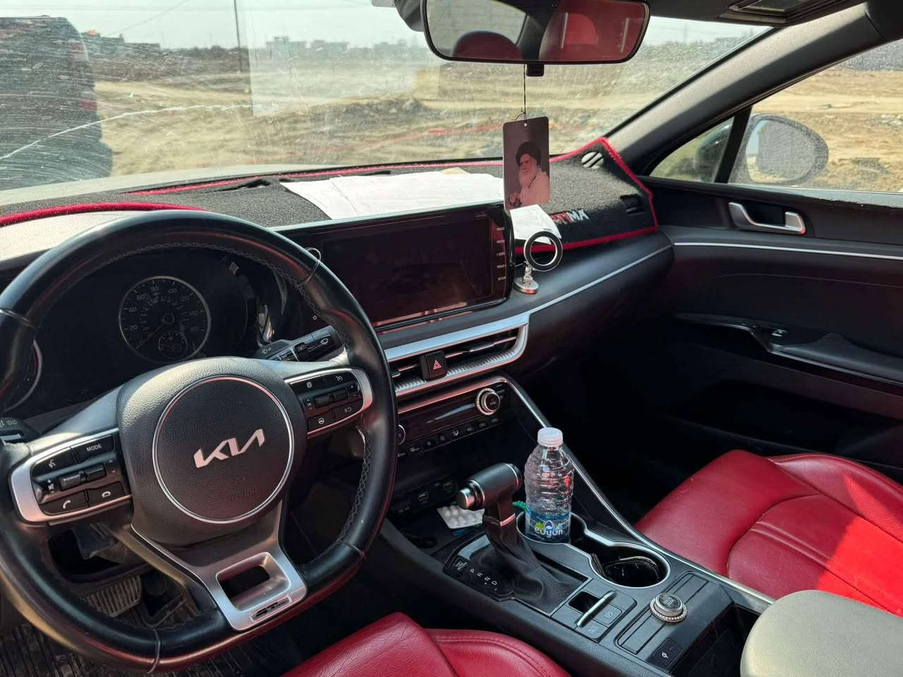 السلام عليكم

كي فايف موديل 2023.  جي لاين الفول 
وبدون ايرباكات سليمه 

ماشيه 39

محركها 1600 توربو

داخل احمر 

رقم ذي قار  معوقين

ضررها بل منشور بدون ايرباكات سليمه 

صورة الحادث بل منشور

السيارة كفالة لغود وشواصي

المكان ناصريه مركز  

السعر 173 وبيها مجال 

للاستفسار ***********
