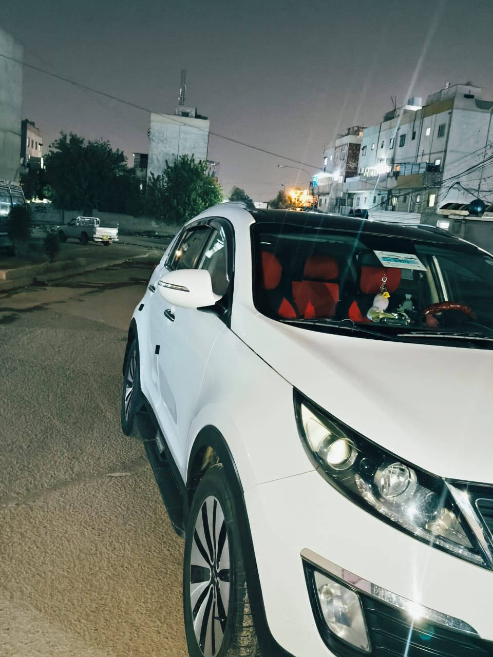 بسم الله الرحمن الرحيم اخوان كيا سبورتج بنوراما  لبيع سياره مال بيت شرط من الدعاميه الى الدعاميه رقم اربيل الدولي هزه جديده سنويه إلى ٢٠٣٠ بدون ضرر قطره صبغ مآبيها مواصفاتها معروفه سقف بانورما 
تحكمات استيران 
مري شفط 
مانع انزلاق 
بريك أيبس 
حساسات خلفيه 
سياره بعدها بوضع الشركه بيها ملاحضه اصغيره فقط 
دوشمه مال داخل جديده 
مسجل شاشه مع سستتم سماعات جديده 
طخمً تايرات جدد سياراه ٥ويل كب داخلها ٥ تكوات 
سياره فووول ماعده البصمه محرك شرط برغي ممفتوح بيه كير شرط 
عنوان السياره موصل الجانب الأيسر شقق الخضراء قرب مشروع الماء رقم الهاتف *********** واتساب بيه
