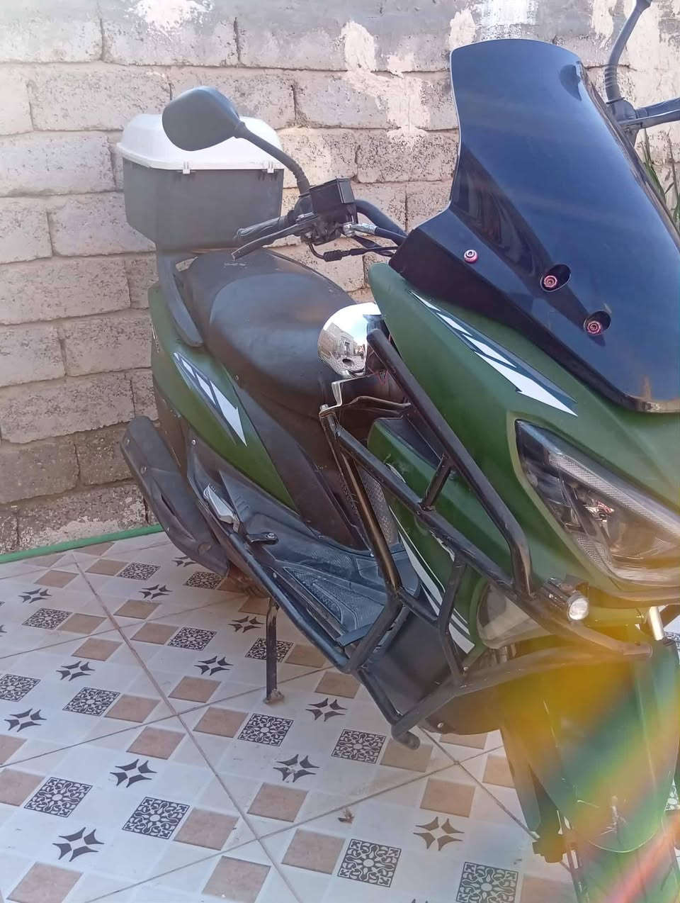 دراجه للبيع سڰنس فحل 2023
دراجه نظيفه سعر900 بيه مجال للشراي 
***********
