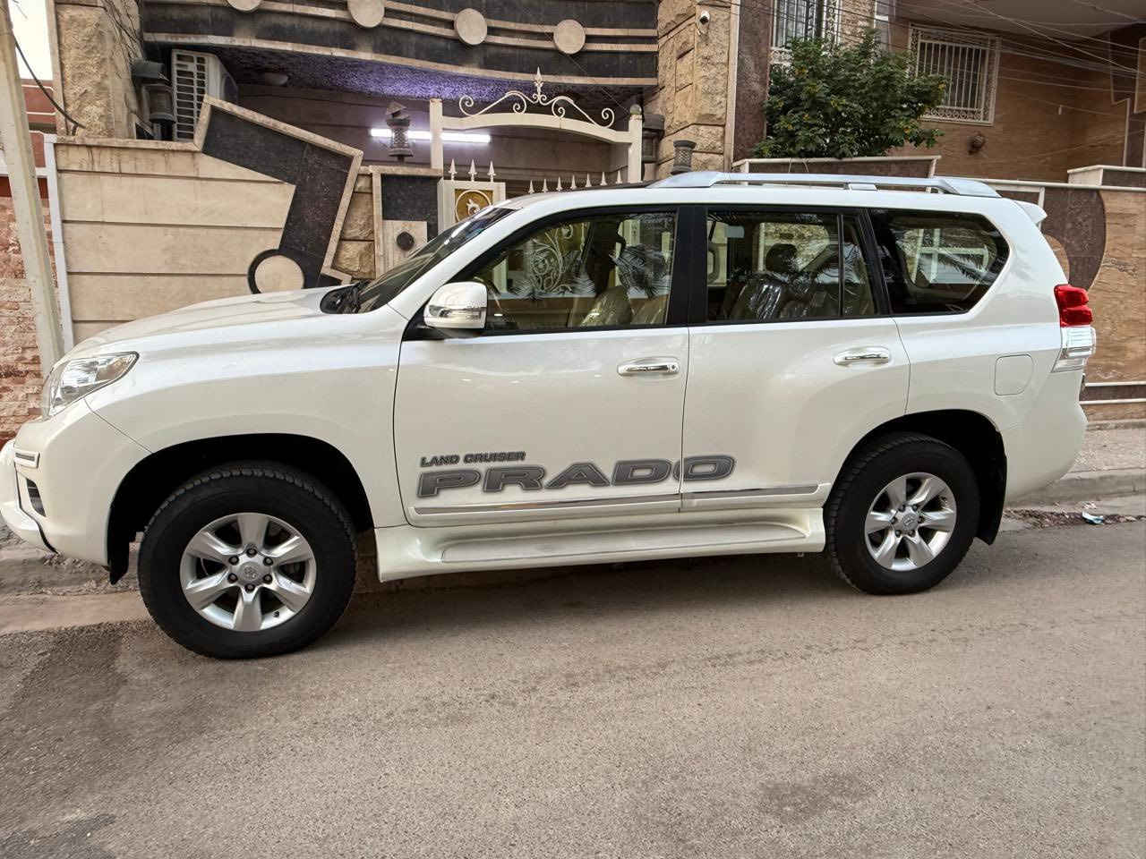 برادو 2013 كويتي فول مراصفات 6 سلندر ماشية 103 الف كم كفاله عامة صور السونار مرفقة مكانها بغداد القاهرة السعر 285 ورقة بيها مجال بسيط  *********** ابويوسف
