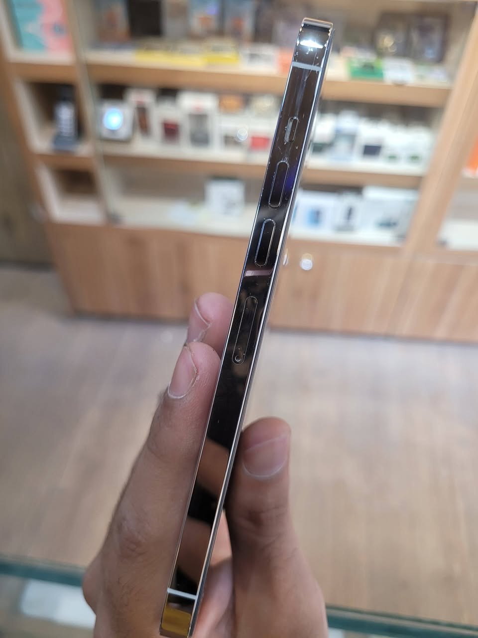 سلام عليكم اخوان 13PRO MAX
ذاكره 512 بطاريه 94جهاز  فوللل نضافهه 
مثل ما اتشوف عينك با صور 
رقم للتواصل *********** واتساب فقط
