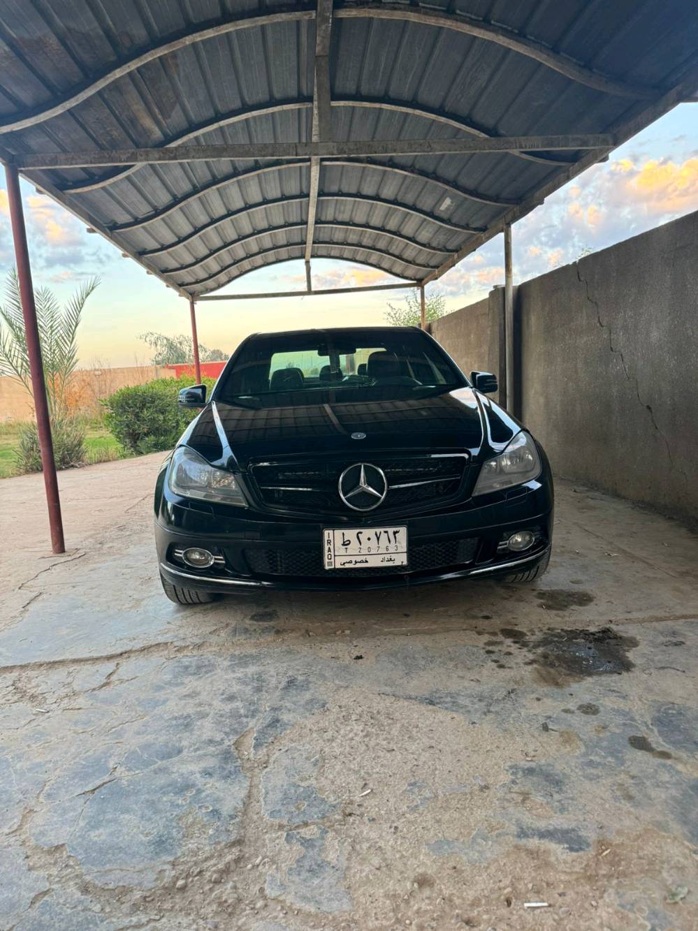 السلام عليكم
-مرسيدس C300 

-موديل 2008

-محرك V6 3600cc 

-رقم بغداد 

-وارد أمريكي مصبوغه عام جماليه 

السياره جاهزه من كلشي كفاله محرك وكير وحداديه 

بيها ضربة بالجاملغ عكس السايق والبنيد مبدلات ومصبوغات 

السيارة امانة الله مصروف عليها هواي فلوس وإدامة أول بأول يعني تاخذها وانت المرتاح 

مطلوب بيها 117$ وترهم مراوس هم حسب القناعه

تواصل: ***********
