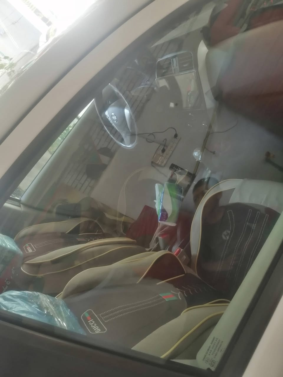 للبيع نيسان سني مديل ٢٤ ماشيه( ٥ الاف) بيهه دحجه بلباب الخلف لسايق لباقي مكفول 
مكاني البصره المعقل ***********
رايدهه ١٣٠ وبيهه مجال
