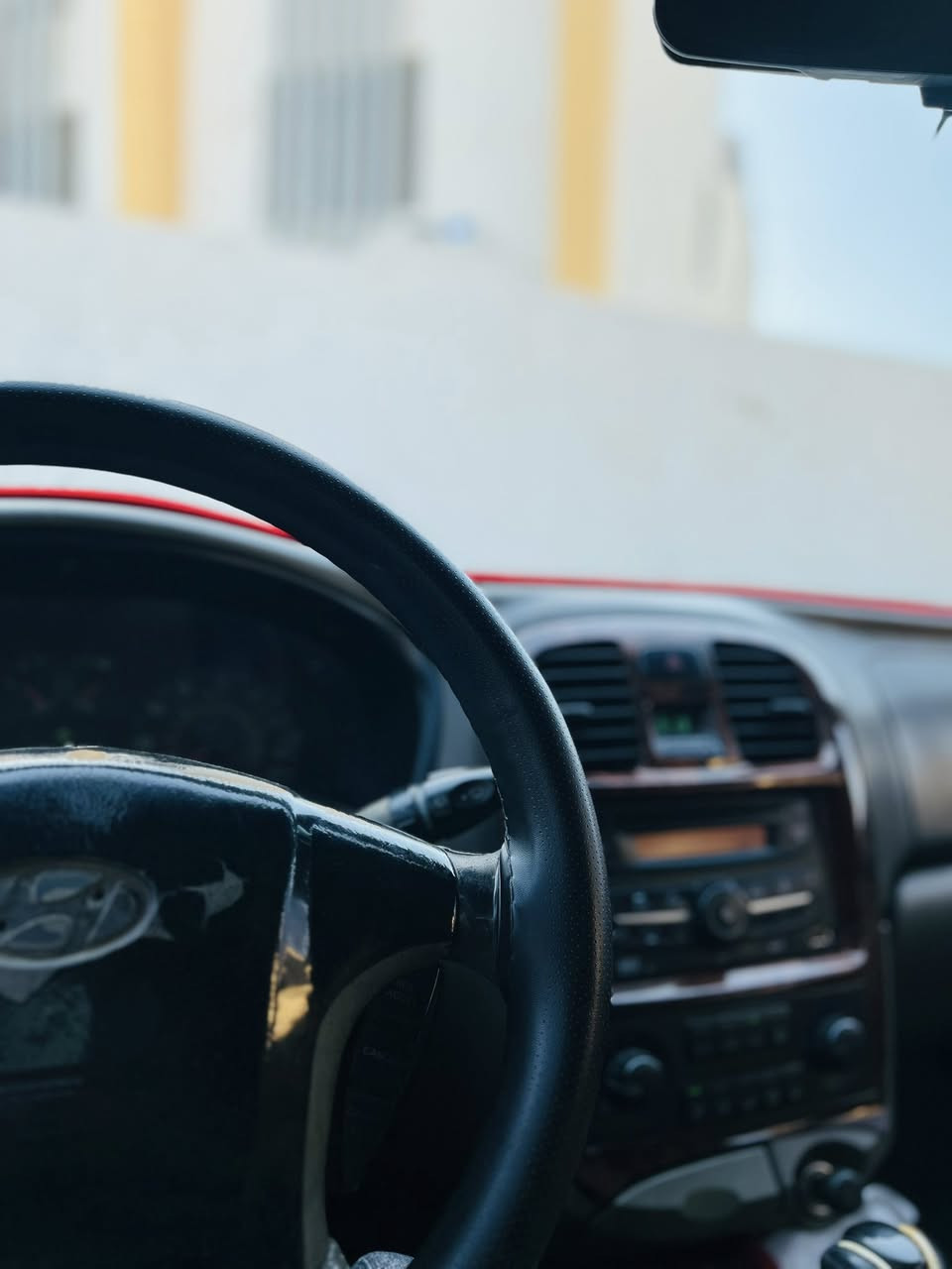 السلام عليكم 
سوناتا وفود 2003 محرك 6 سلندر 2700 + منظومة غاز السياره محرك كير جديد السياره نظيفه كولش دواخل بلادي ونظيف 
تخم تايرات جديد 

السعر 63 ورقه.            ***********
