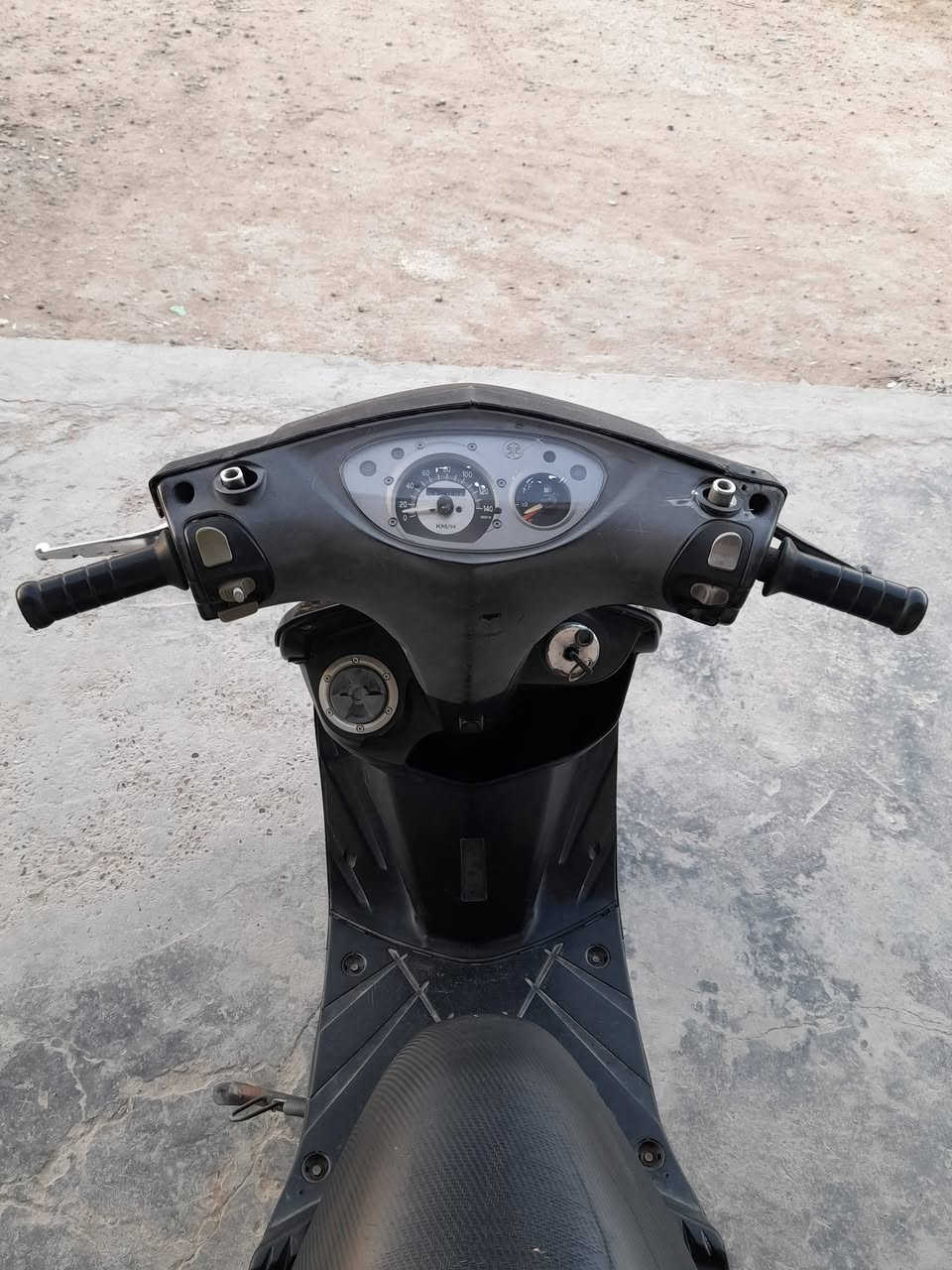 لسلام عليكم دراجة ثعلب نضيفة كلة بلادي كاملة اي نقص مابيهة نكرة سلف شلعة معدل فول لسعر 550 لمكان لغزالية لشراي يتصل ***********
