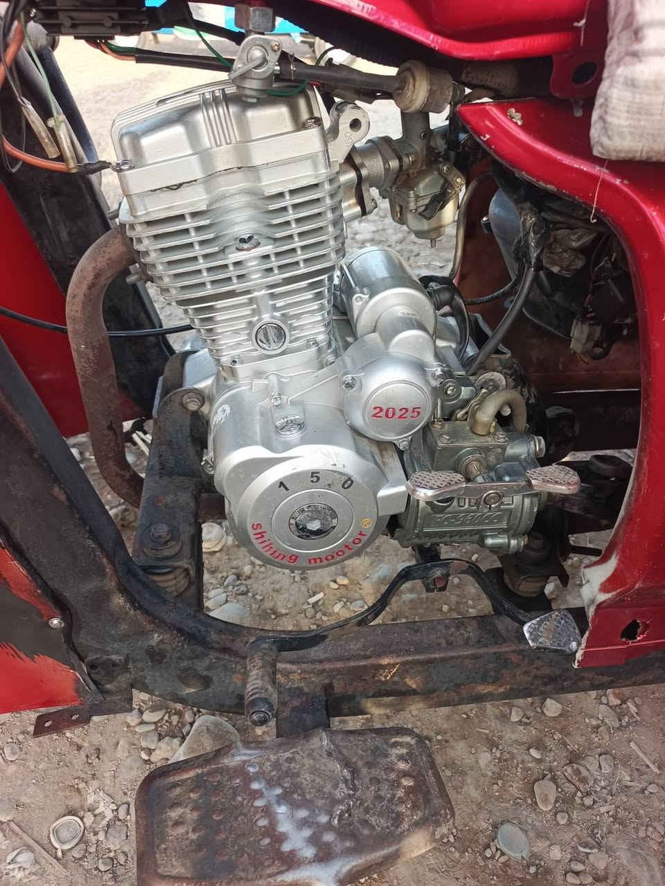 السلام عليكم اخوان ستوته للبيع موديل 21 اوراق كامله تخم تاير جديد كهربيات شغاره لكل نكره سلف لمكان بغداد ابو غريب سعر علا للتصال ***********
