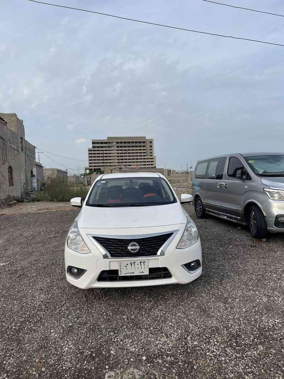 السلام عليكم 
نيسان صني 2023 مصري اقصاد رقم بغداد
استقطاع مباشر 
سياره جديده وجاهزه من كلشي 
بيها بارد بلجنطه بس والدعاميات مبدلات 
السعر 100$ (شده) وبيها مجال 
مكاني بصره القبله 
للاستفسار ***********
