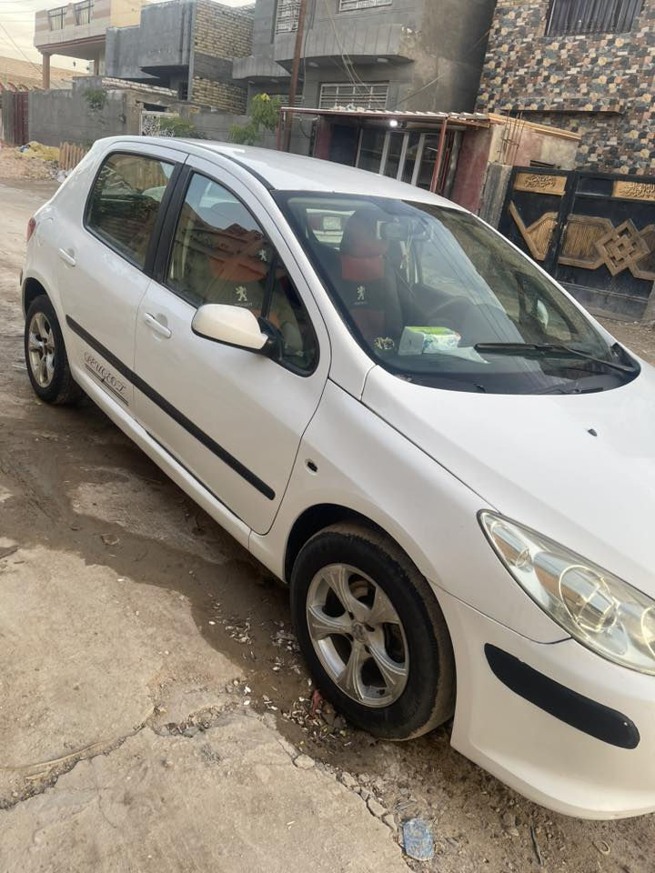 لسلام عليكم 
سيارة بيجو فرنسي للبيع 
موديل ٢٠٠٦ السيارة نظيفة وحلوة 
مكاني (بابل-الحلة) السعر ٤٨ وقابل للمفاوضة
للأستفسار اكثر ***********
