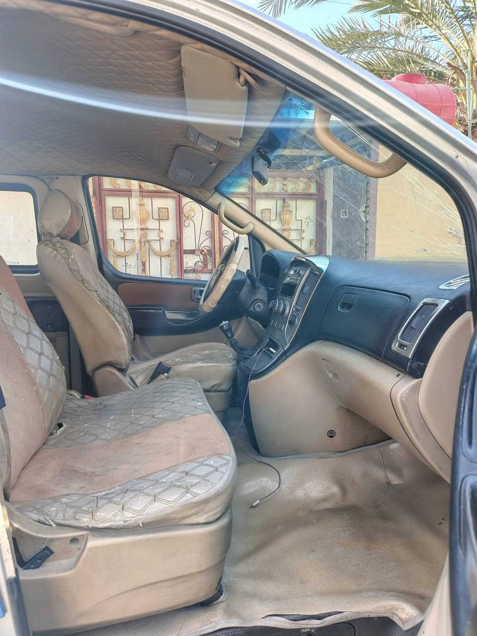 ستاركس 2009 مفتوح بيها تبديل جنطه وباب سلايت واحد وموجود الباب لليريده بصره مشروع وطني ***********
