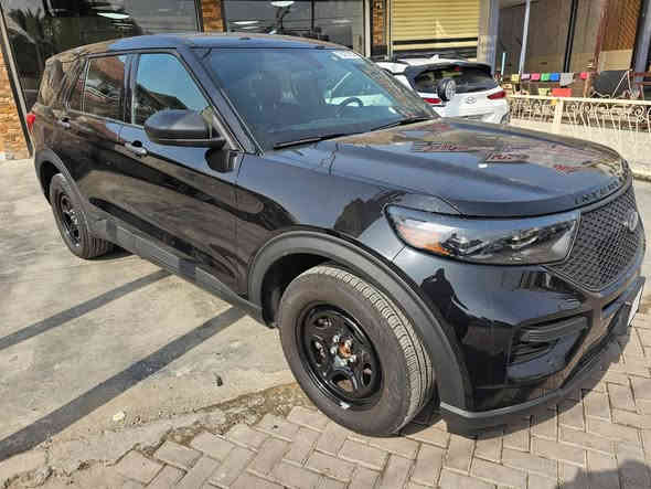 2023 Ford explorer police interceptor 
🔴محرك 3000 twin turbo V6 نفس الي يجي على ال 

St 

400hp 🐎

كير 10R80 عشر نمر تعليك

ماشية 11,500mile

19,000$ بدون رقم

***********

موجود واتساب،غير متواجد على الفيس والماسنجر🚫
