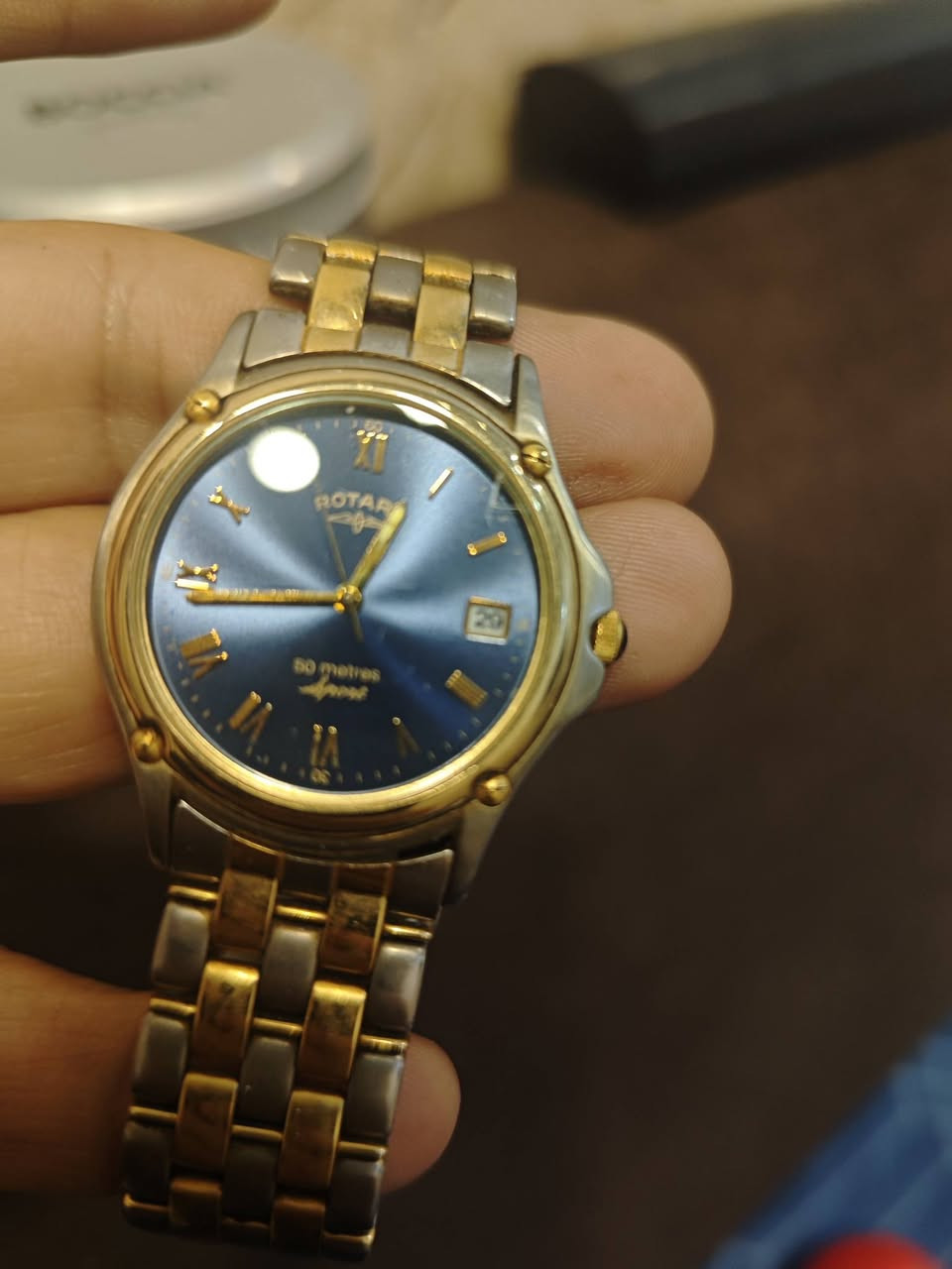 ساعه فنتج كوارتز راوتري كامل مرفقات فقط سير قصير للتوضيح  دكمه زفير بوك معلم بالاستيكر و المرفقات للاستفسار واتساب ***********
