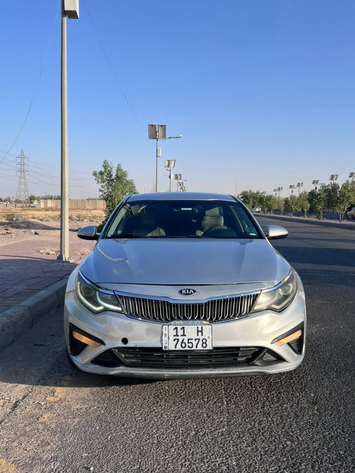 كيا اوبتما 2020 FE
ماشية 105 
مواصفات النص فول معروفة 
وارد امريكي حادثة جاملغ وبنيد فقط بدون دواخل والباقي كفالة 
كير محرك حدادية كفالة 
تبريد ثلج 
السيارة نظيفة وماعايزة
محرك 2500 gdi المرغوب
رقم بغداد دولي بأسمي تحويل ثاني يوم 
مكان نجف 
السعرً 136 وبيها مجال قليل
***********
تواصل اتصال او واتساب
