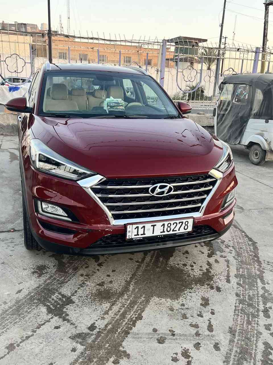 توسان 2020 خليجي
ماشيه 38000km رقم بغداد 
اللون مميز بالتوسان ( ماروني دم الغزال )
السيارة فول عدا الفتحه  
لايت 5 عدسات 
سايد بريك بل رجل 
بصمه تشغيل 
بصمه بالابواب الاماميه..
نظام ترحيب بالسياره عن قرب..
ويل كب الكبير 
محرك 2000

تبريد قطعتين...
شاشة
ثلاث انظمه قياده
يدات نيكل 
كشنات كهرباء
لدات بل مري ترحيب
 لدات أماميه لايت عدسات
بك لايت لد 
داش كام 
مري شفط
اشاير بالمري
حساس خلفي 
باب السائق تعديل على البارد وبعض الشخوط فقط 

رقم الهاتف***********
العنوان الكاظمية سنوية باسمي تاريخ النفاذ 2030 هزة قبل ٧ أشهر
