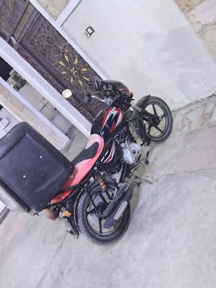 الله وكيلك صورها نفس ماهيه حتى مغسلته
شلعه دينار مذب عليها بوجهك الشغل 

دراجة بوكسر

اوراق اصولية كاملة 
موديل 2021

محرك مكفول

سعره مليون و 400

دراجه كامله مكمله كلشي شغال

مكاني / محموديه ناحية الرشيد

الرقم: ***********

***********
