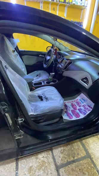 السلام عليكم
كروز للبيع موديل 2019 
وارد امريكي 
السياره بيه باردات وصبغ بنيد 
السونار موجود 
رقم نجف 
المكينه بيها بخار 
السياره ب88 وبيه مجال للشراي 
للتواصل ***********
