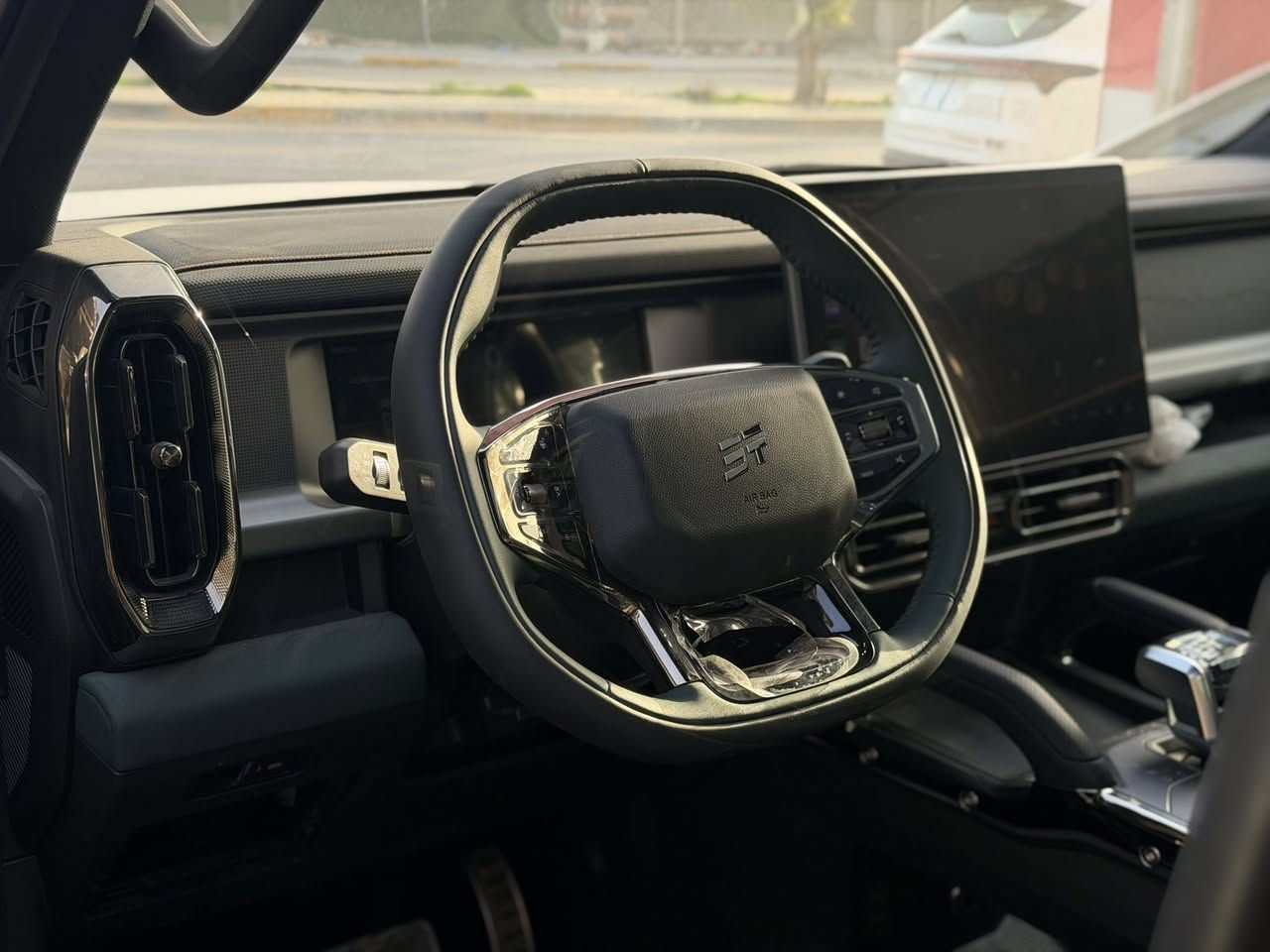 (بسم الله الرحمن الرحيم)
جيتور T2 🔥 موديل 2026 🔥 لكجري بلاس 👍

فول مواصفات 1/1 💯 :

#داخل زيتوني احزمة برتقالي 💚🧡
#كير 8 سرعات 
#كشنات مساج 
1- بنوراما 🕳️
2- بصمة 🔐
3- كشنات تدفئة تبريد 🔥❄️
4- كامرات 540 درجة 👀
5- شاشة تفاعلية على الصوت 🖥️🔊
6- فور ويل 🎮
7-انارة LED محيطية 💡
8- تحديد مسار 🚇
9- توقف تلقائي للصدمات 🚄
10- سستم سماعات منن SONY
11- كير كرستال 🎡
13- كرسي مساج 🫆
14- باب الصندوق شفط 🦾
وباقي كثير من المواصفات 

#الون : اسود 💣💣

حجم المحرك : 2.000 تيربو ✅

السيارة زيرو 0  ✅

السيارة #ضمان 10 سنوات من شركة هارلم 👌 ✅

مرقم بغداد ✅

#السعر اتصال                                   #ارخص اسعار يمنة 🔥
للاستفسار الاتصال على الرقم 

***********
***********
#مسلم الخفاجي 

بغداد/ الكاضمية
