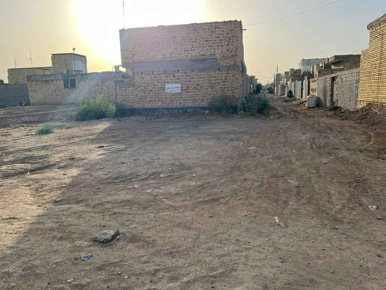 قطعه للبيع كاع وسام ال حامي شمال خلف مدرسه الحبيب المصطفى فرع اليوسف مساحه 130 متر مربع ركن ع 3 شوارع قريبه ع الحولي الجديد مدفونه وجاهزه واصلها كافه الخدمات ماء ومجاري  وكهرباء وكيبل ضوئي
للاستفسار ***********
