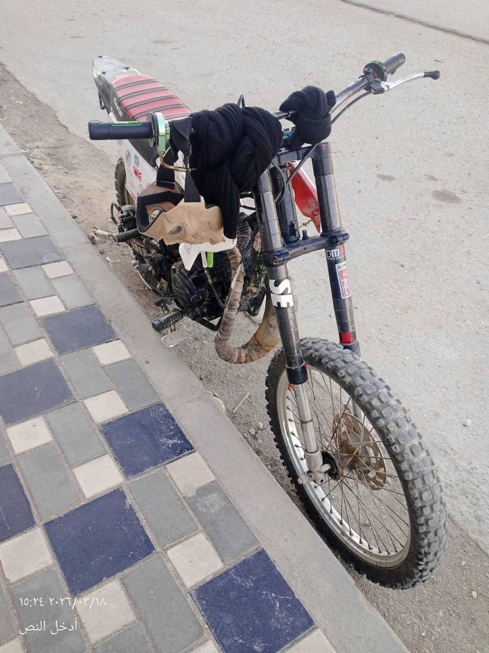 السلام عليكم دراجه قفاز للبيع دراجه جاهزه ما عوزها شي مكينه دايون مال ستوته دراجه حلوه ونضيفه ما بيها اي شي للعلم لدراجه وصخه ما مغسوله جاملغها لكدام موجود مكان الناصريه مركز سعر 450وبيها مجال رقم ***********
