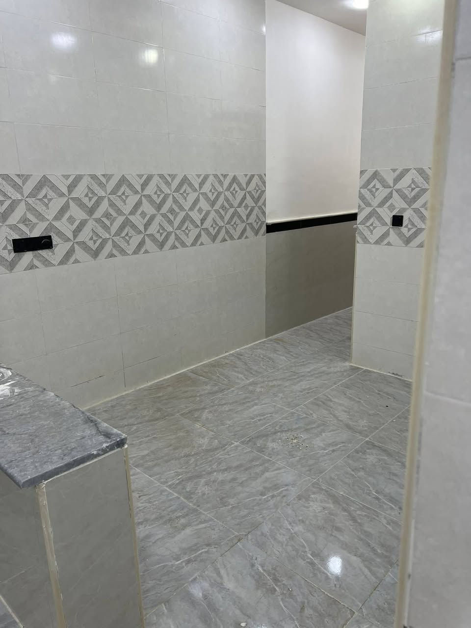 المساحه 100 متر + 100 متر
المكان منطقة حي الشهداء خالف السادين 
ابناء حديث و جهاز السكن 💎
جميع الخدمات متوفره ماء 💦 كهرباء ⚡️ 
الشارع 🔟 
الاستفسار ع الرقم ***********
