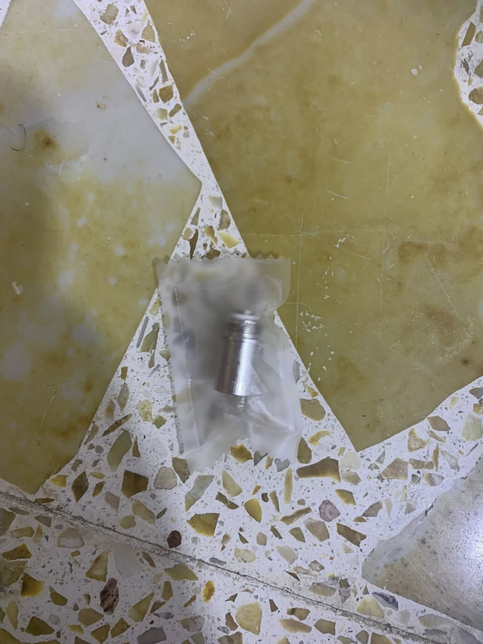 نركيله للبيع مستخدمه مره وحده فقط
جديده حتى كارتونه موجود وكيبل شحن الأصلي موجود وكويل الثاني بعده مامسخدم وغراض احتياط وياها 
سعر 60


**إذا كنت صاحب هذا الإعلان وتريد حذفه لأي سبب، رجاءا أرسل رسالة إلى الدعم الفني**