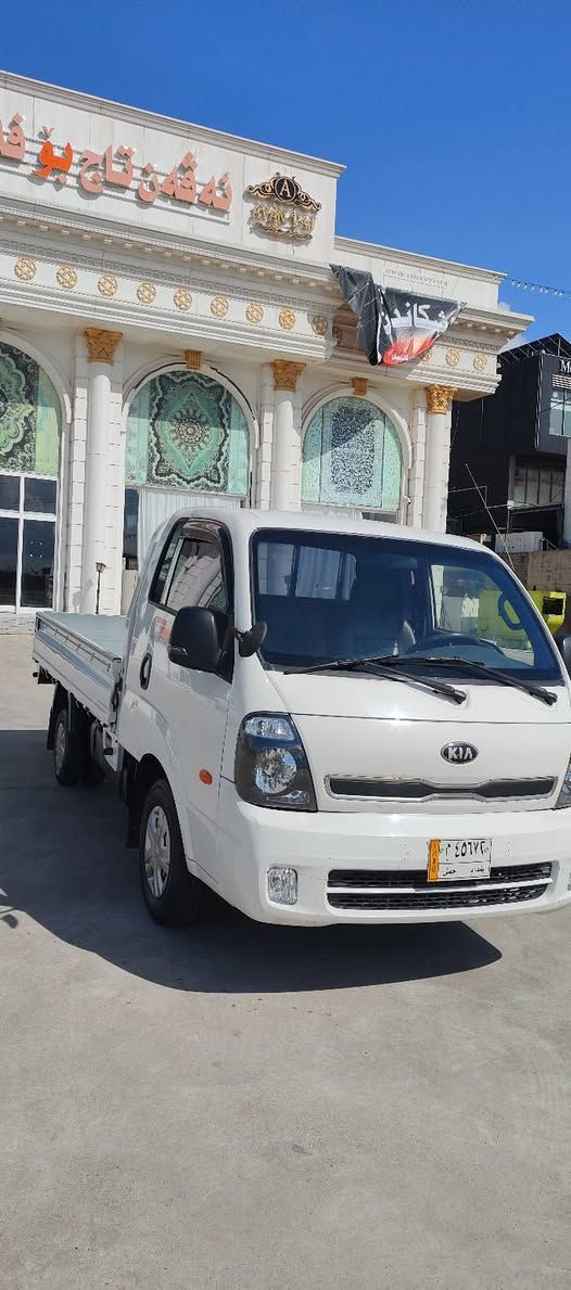 سەرەتابەناوی خوا 
کیا 2014 توماتیک 
3000سوپەر مەکینە ڕەش
5دووگمە
تەبرید ساردوو گەم 
بریکی بەسراوە 
کارە بای بەسراوە 
ناوبو دی بەسراوە
ئاوێنە ئیشارەت 
6تایەیلوک 
***********
***********
