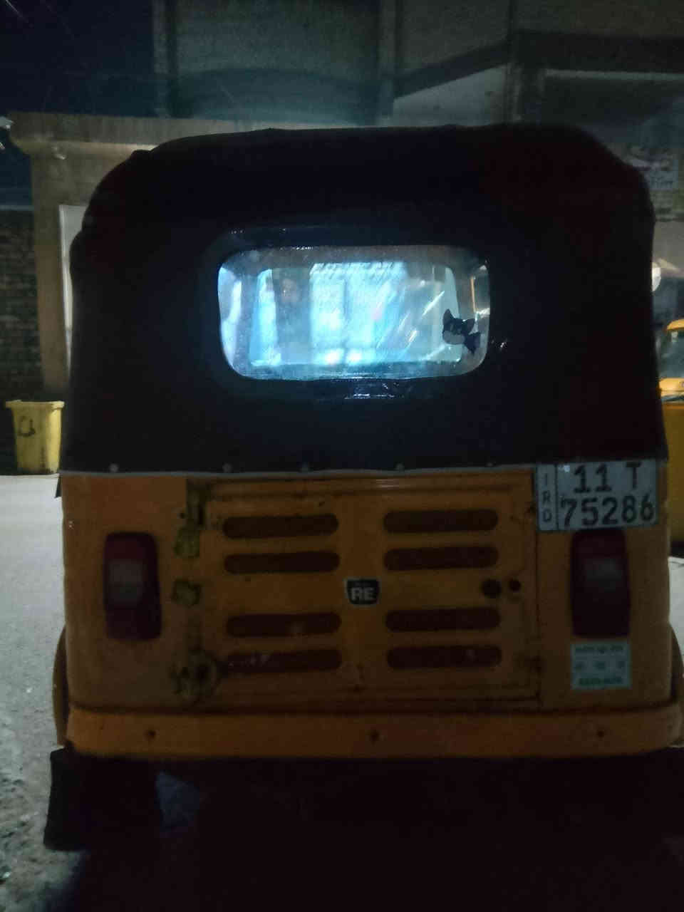 سلام عليكم تكتك للبيع موديل 18 رقم وسنوية تحويل مباشر مكلف بلنشر مصبوغة عام محرك لأ تنقيص ولا تبخر السعر ٤مليون 400وبيهة مجال المكان الكمالية رقم ***********
