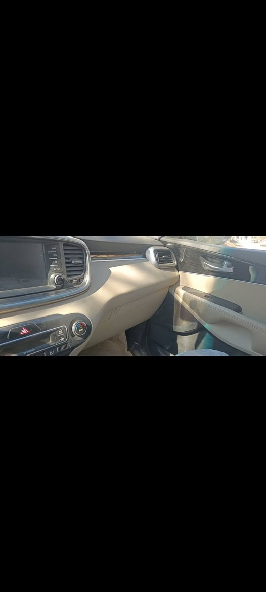 السلام عليكم
للبيع سورنتو خليجي موديل 19.   

سيارة مصبوغة عام 

باسمي رقم قادسيه 

بصمه 6سلندر 

ماشيه 100

سعر 176

***********
