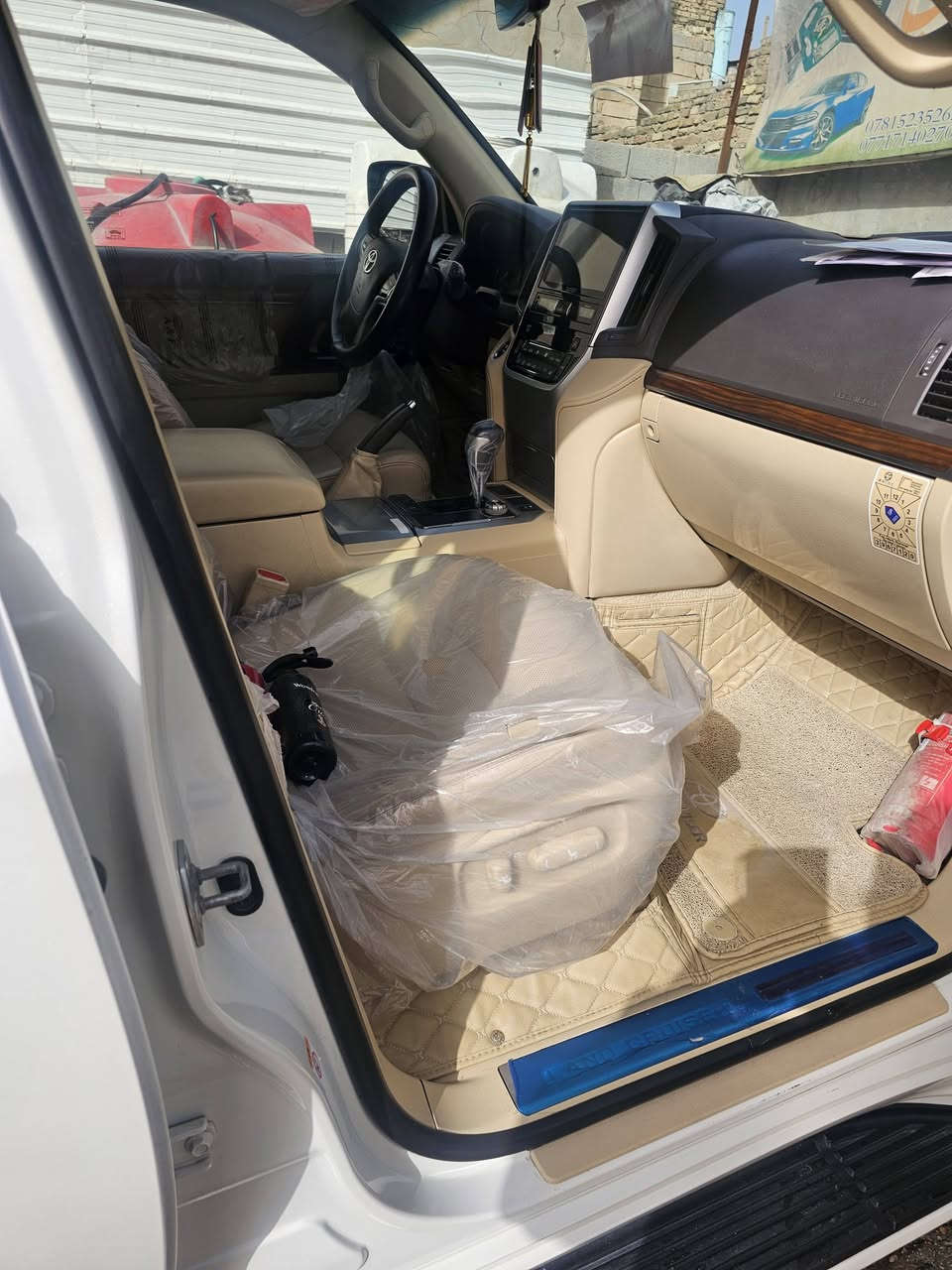 للبيع فقط
لاندكروز 2016 مكفوله شركة ساز ام الطفايه سياره جديده بمعنى الكلمه كير مكينه مكفول ماشه 99 كم حقيقي حداديه جديد ويل محدث موديل 20 اسود مع تختم تاير جديد قبل شهر شادهن رقم بغداد نكليزي باسمي مباشر السعر 480 اربع شدات وثمانون ورقه 
للاستفسار اكثر الاتصال بالرقم 
***********
