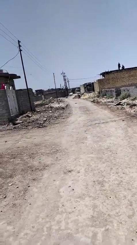 سلام عليكم قطع البيع ٢٠٠ متر زراعي موقعه عل حولي وتنزل ماي وكهرباء يمه وسكن قطع الحشد قريبه عليه مدرسة يمه  ملعب قريب عليه ومشموله بكل الخدمات سعره ١٦ وبيه مجال الشراي رجائن المو شراي يعبر المنشور ***********
