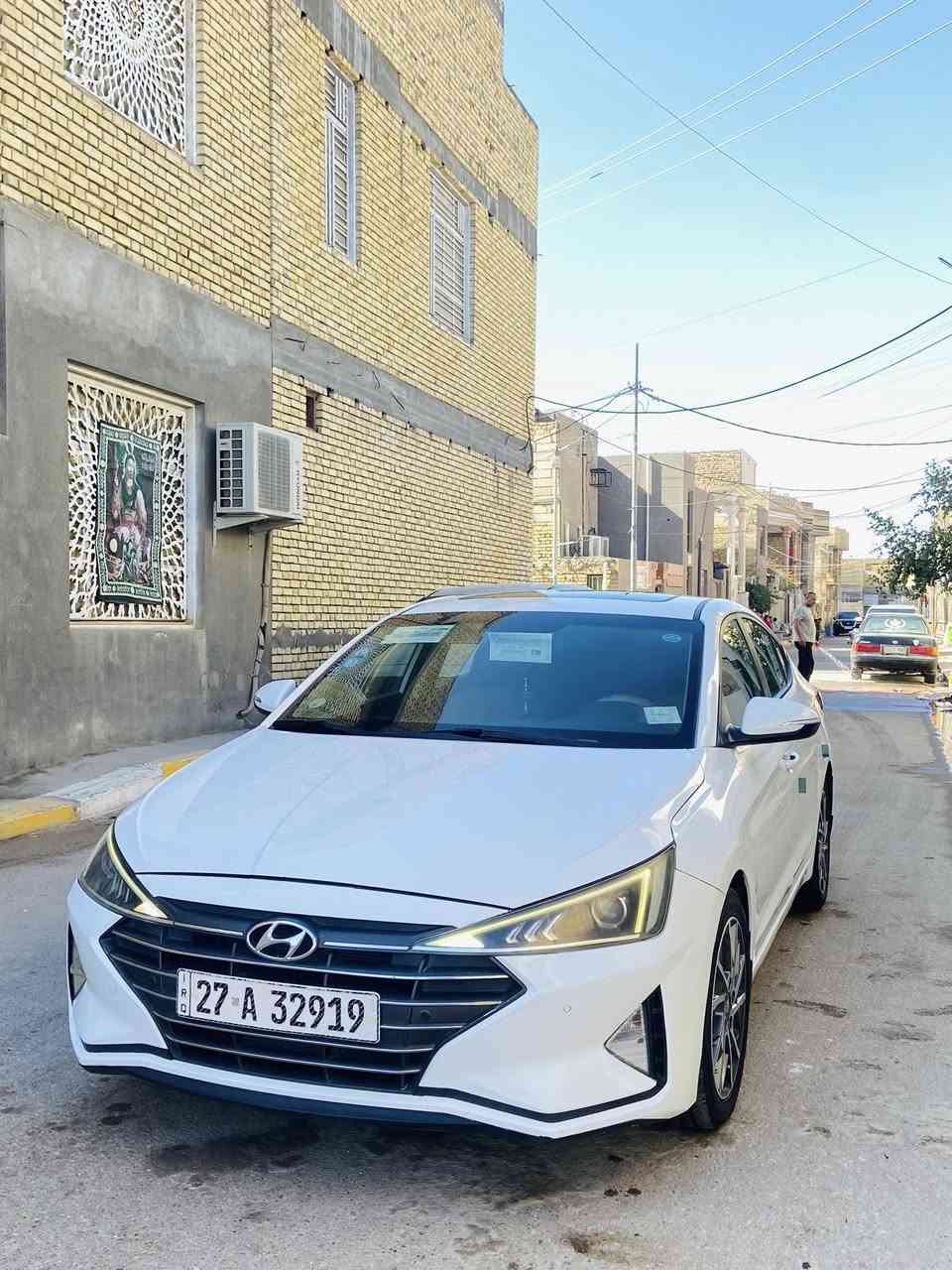 النترا 2019  خليجي رقم ذي قار باسمي تحويل السيارة جديدة كلش كفاله عامة عدا رش بالدوس كما موضح بالسونار والباقي كفالة من الزلغ فول مواصفات 
1_ فتحة سقف
2_ بصمة تشغيل + بصمة ابواب 
3_ بصمة جنطة 
4_ داخل صاج + كشنات جلد ابلاد 
5_ شاشة كبيرة + شاشة اعطال 
6_مثبت سرعة 
7_ مانع انزلاق 
8_ منظومة زينون 
9_ مرايات شفط
10_ تحكم ستيرن 
11_ وضعيات قيادة  
ماشية 150 الف كير و محرك  وتبريد كفالة وحداديه كاملة مبدلة  جديد  السعر 155 وبيه مجال قليل 
الرقم للاستفسار ***********
