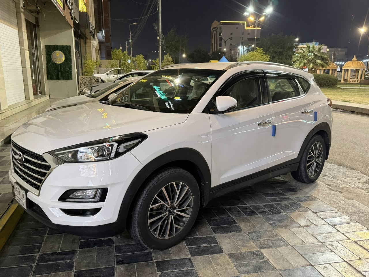 السلام عليكم توكسان ٢٠١٩وكالة القاصد فول مواصفات عدا الفتحة
السيارة متعرضه الى حرق بالجزء الاسفل وقسم من الداخل 
معمرة تعمير ممتاز الى اخر درجة كهربائيات وكالة صبغ عام درجة اولى بالضمان 
مكينة كير بدون ايي ضرر 
بصمة تشغيل 
بصمة بيبان 
رادار 
مري شفط 
شاشة وكامرة بلاد 
مانع انزلاق 
تثبيت سرعة
وبعد هواي مواصفات السياره فول مواصفات ومعروف مواصفات وكاله الكاصد 
رقم السياره بغداد تحويل مباشر مشروع وطني 
مكان السياره زيونه ٧١٦ 
سعر السياره ١٤٥ ورقه. بيه مجال بسيط 
للاستفسار ***********
