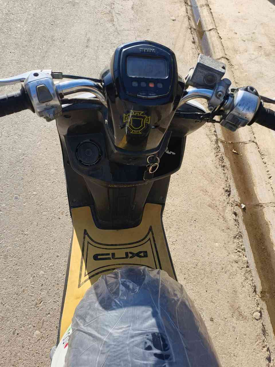 سلام عليكم دراجه بوليس دراجه مكينه بلادي كهربايت كله شغال من طول الطول دراجه قفل جنطه كمله مكمله 
بوليسي مصطره 
دراجه رمبه مختمه كلهه
مكاني هبهب خالص
رقم تلفون ***********
