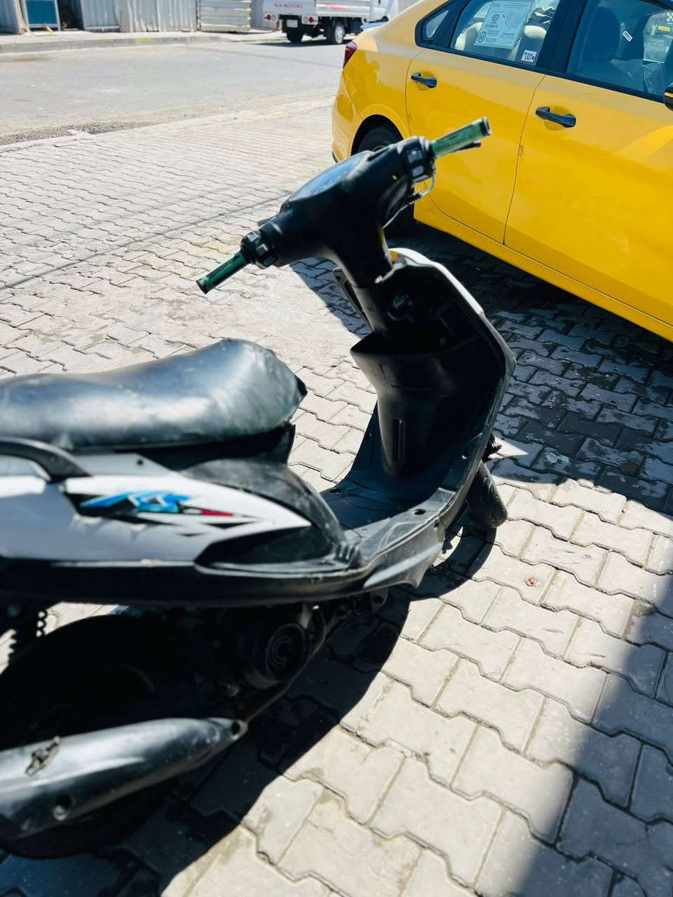 سلام عليكم دراجه ماكس عدله للبيع لدراجه نضيفه الله شاهد بوشه ٥٥كفرات مختمه ختم واحد السعر٤٠٠وبيهه مجال المكان بغداد جسر ديالئ الرقم ***********
