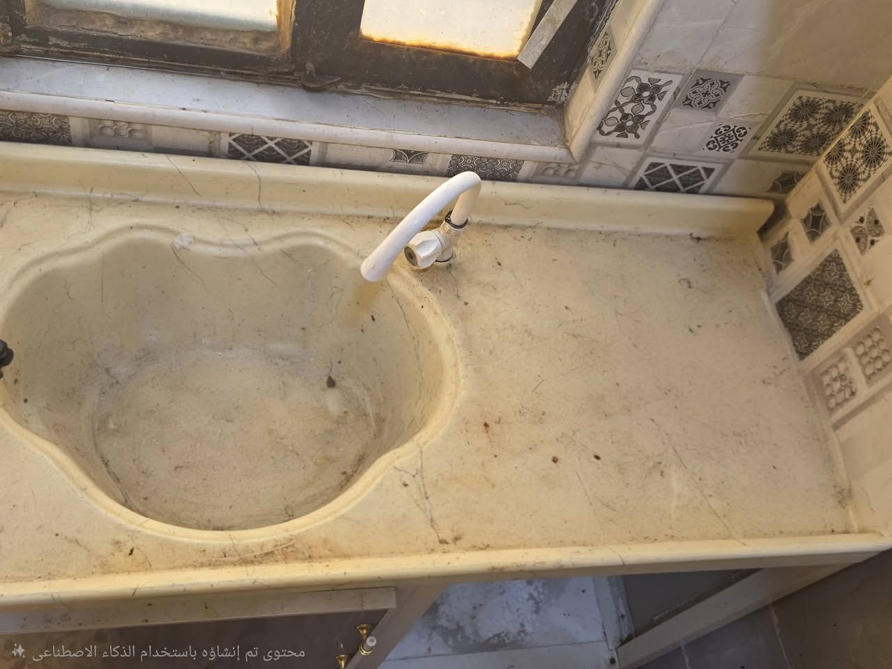 كاونتر مرمر تصميم كله تركي درجه اولى طوله 6 متر
وعرض السنك متر و20 رايده
 ب مليون و 3oo استعمال كلش قليل وبعده
بحالة الجديد مكاني الزبير الجمهوربه الثانيه ***********
