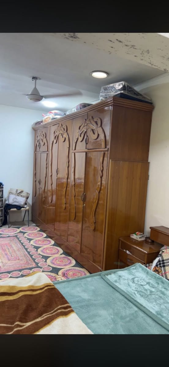 السلام عليكم غرفه نضيفه لبيع مكاني حي العامل قرب جامع ابو بكر ***********
