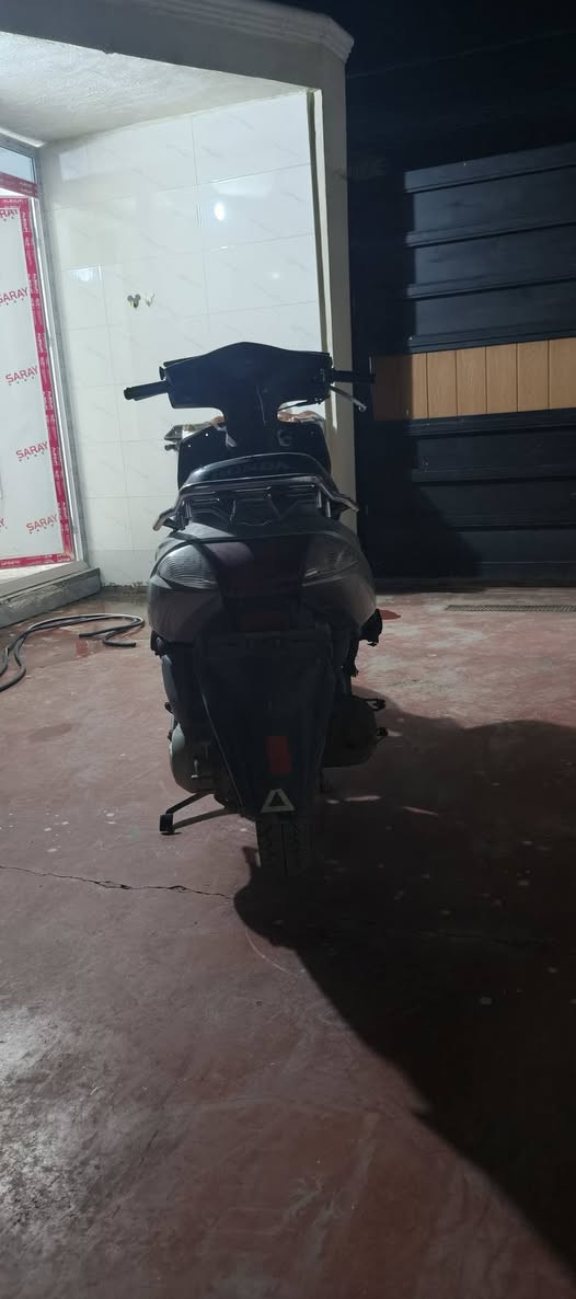 السلام عليكم دراجه للبيع اككزز قديم السعر 175 وبيه مجال قليل المكان مقابل مستشفى حمادي شهاب رقمي ***********
