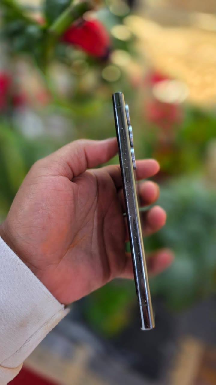 السلام عليكم
s23الترا ذاكره 256
بي هذا كسر بشاشه
ولقلم حاشر جوه
***********
وبنسة للسعر شيجيب سعر؟
اني ماخذه 850
