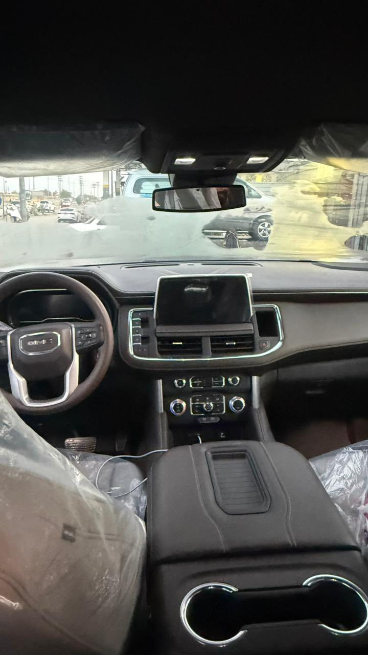 سلام عليكم 
يوكن خليجي موديل ٢٣ مكفوله ومغلفه رقم بصره بسمي فئه sle ماشيه ٢١ الف سياره كلش جديده ومابيها نقص برغي للبيع بسعر 485 وبيها مجال ***********  مكان سياره بصره
