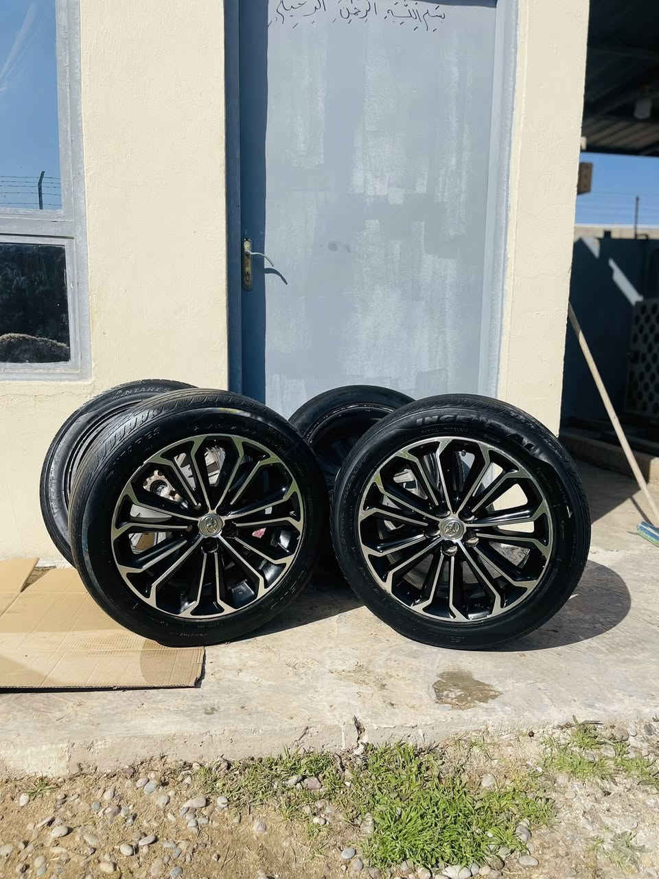 السلام عليكم تخم ويل تاير حجم 17 مال كورله موديل 2016 ابلادي  للبيع متواجد على الخاص رقم الهاتف ***********.   Osamå Hafed.

