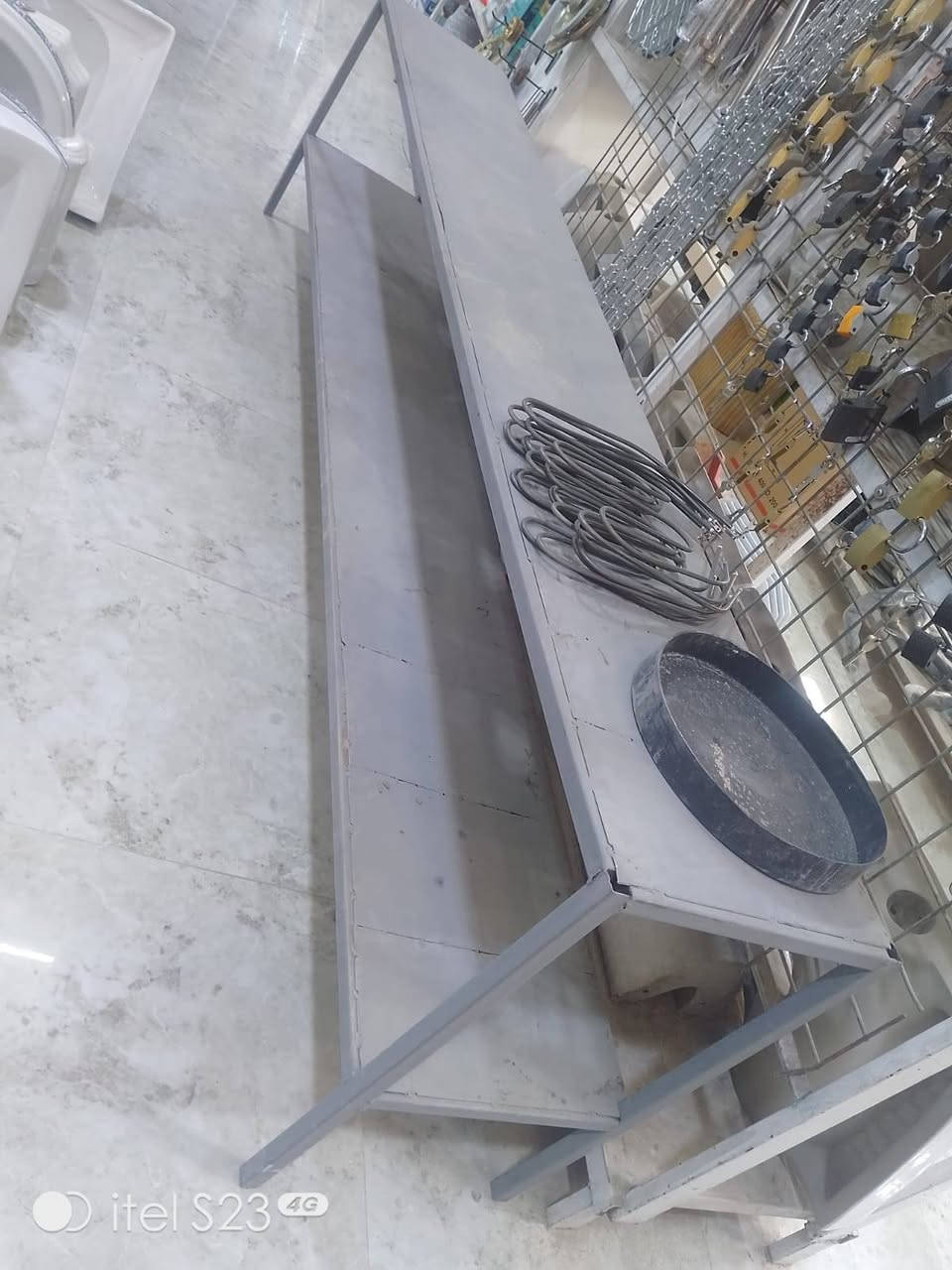 للبيع ميز مال محل
الطول 3 امتار
تقريب المتر
السعر 50 وبي مجال
شراي يخابر على هذا الرقم ***********
