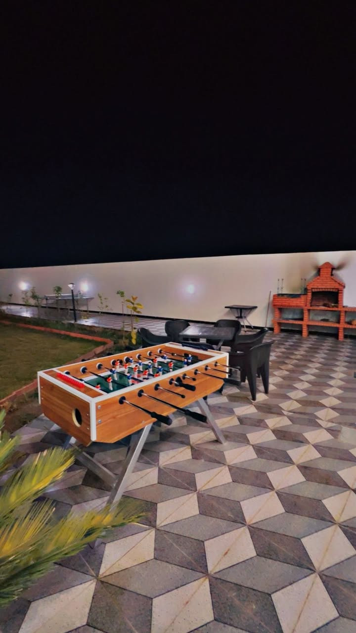 🖇️السلام عليكم ورحمة الله وبركاته مزرعة ( ڤله )  طابقين للبيع مساحتها  (1450)متر 🔴 لاصحاب الاستثمار ايجارات اليومية  والاستراحة جبنالكم عرض كلش حلو ومناسب بالنسبة للسعر تكعد ويا راعيها. 🔴 الواجهة (43) متر   والنزال (34)مترجنس الارض طابو زراعي سند 25   تنازل شركة وإقرار محكمة مباشر من المالك الارض .  المزرعة تحتوي على مسبح صب  🏊 وباربيكيو  🍗ومنور خارجي ومطبخ 🧑‍🍳جاهز بالكامل   والعاب ترفيهية⚽️🏓🎱 🛝وحديقة كبيرة للحفلات والمناسبات 🏡🏡🔴الطابق الاول 🔴غرفتين نوم نظام سويتات وصالة استقبال ومطبخ منور داخلي وصحيات خارجية كبيرة .🔴والطابق الثاني 🔴غرفة كبيرة نظام سويت  وصالة كبيرة .والمزرعة شغالة واردها خير من الله وموثقة برنامج اجرلي العنوان بغداد الدورة البوعيثة قبل مدرسة الأحرار  بعد  الحاجة ابتسام شارع المزارعلاستفسار الأتصال واتساب للسعر ☎️ ***********     *********** ☎️
